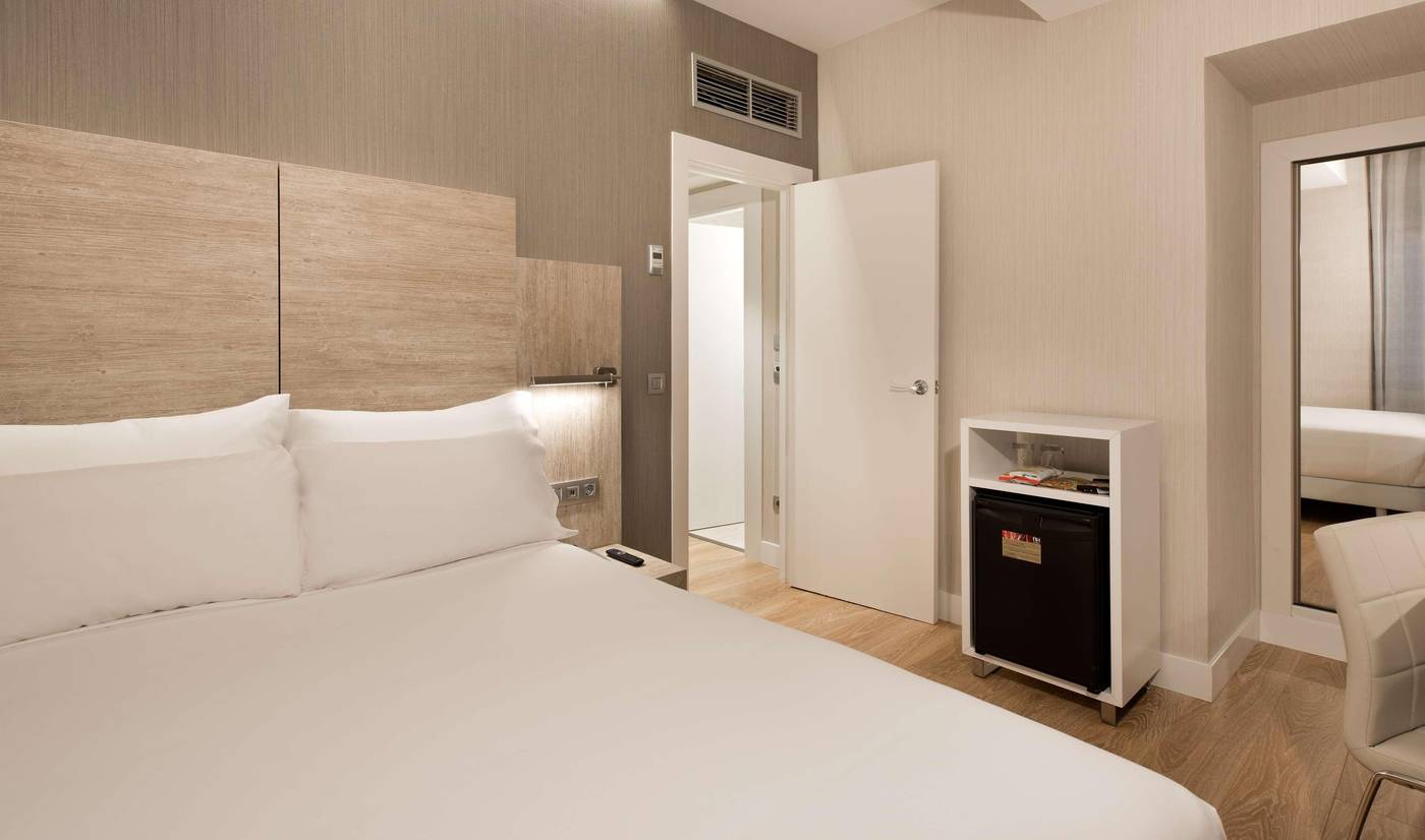 NH-Madrid-Chamberi-Room-17