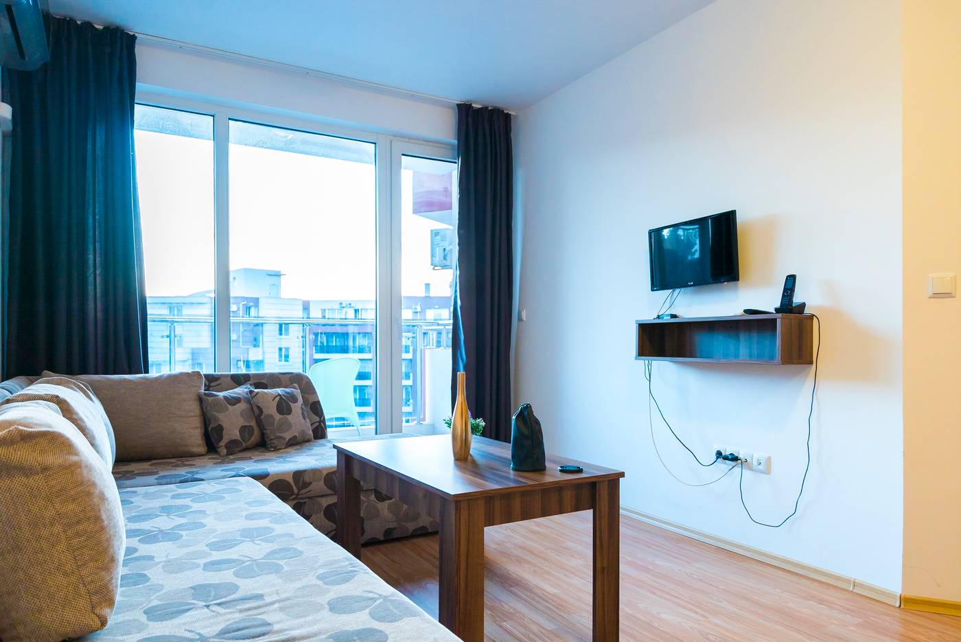 Persey-Admiral-Plaza-Apartments-Room-11