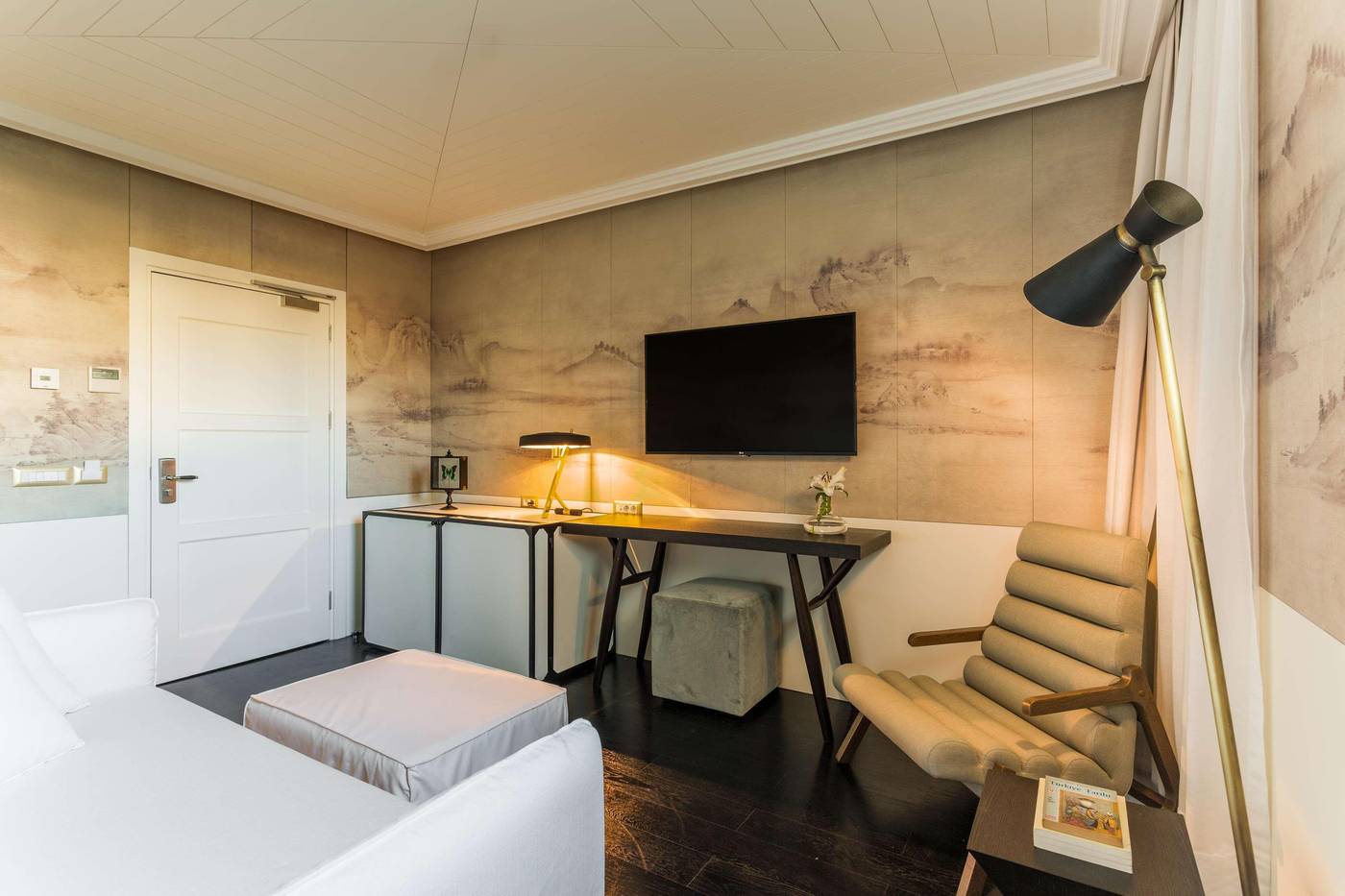 Room-Mate-Emir-Room-61