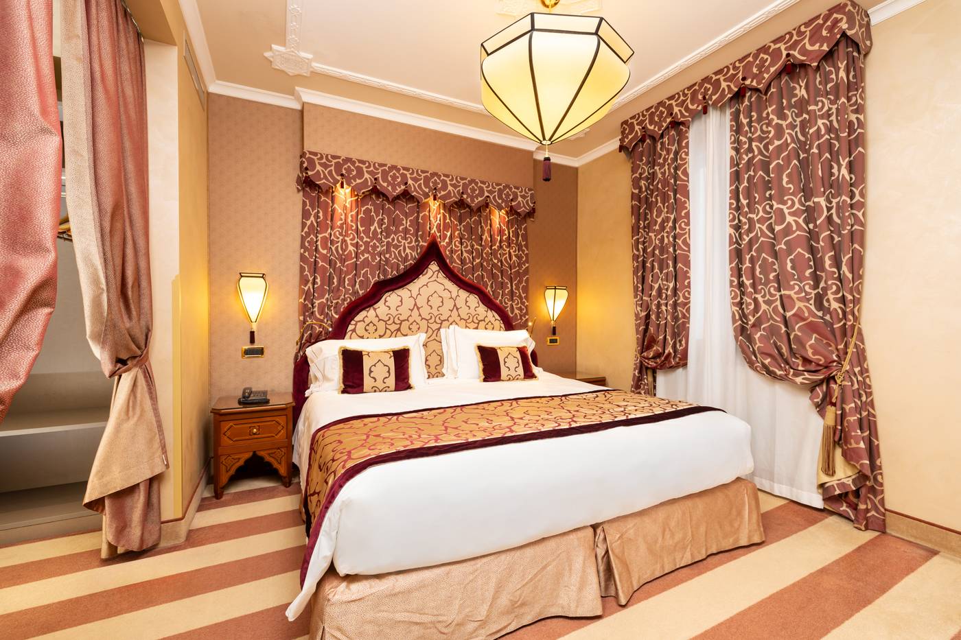 Ai-Mori-d-Oriente-Room-22