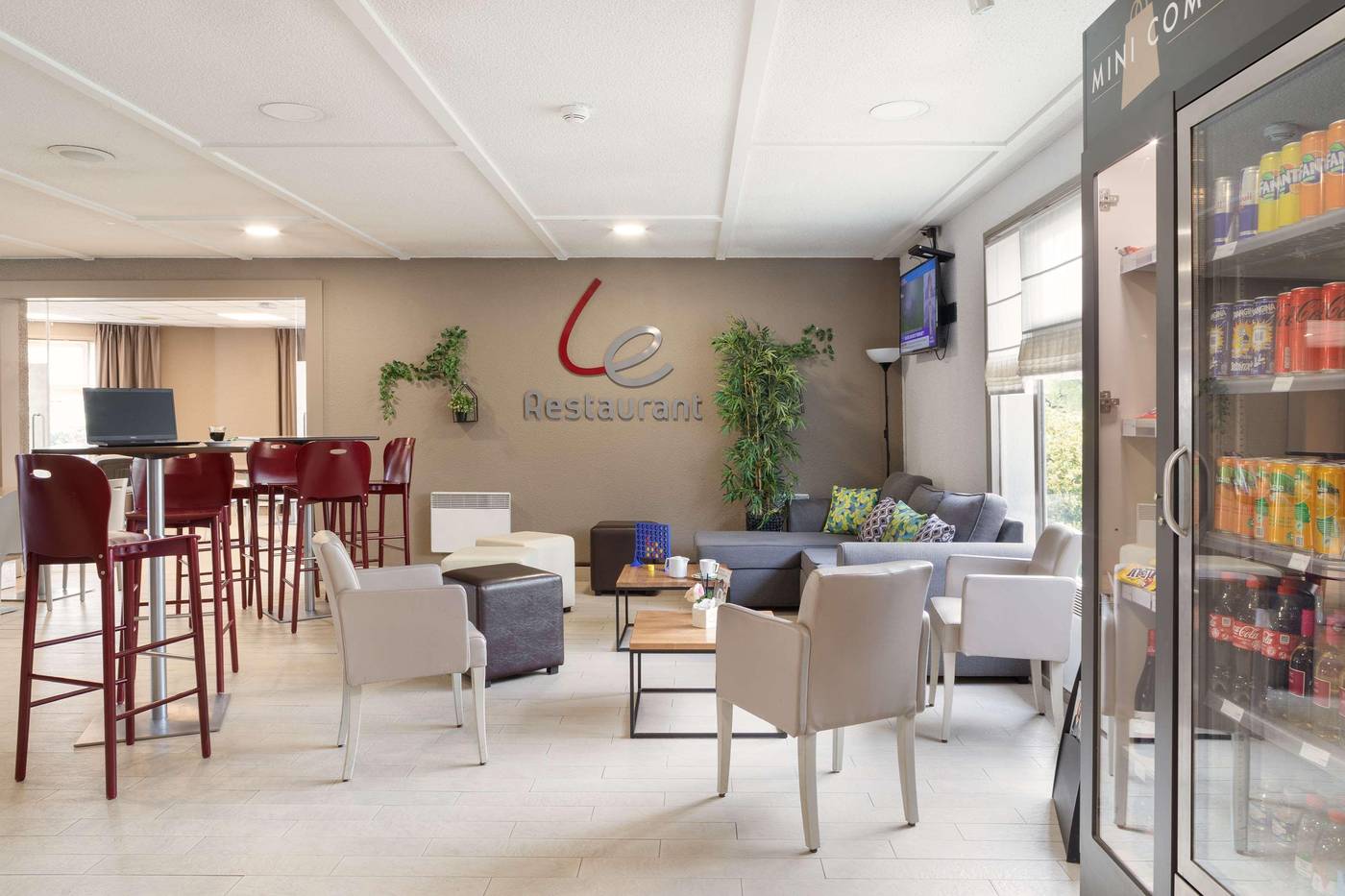 Campanile---Morangis-Orly-Lobby-8