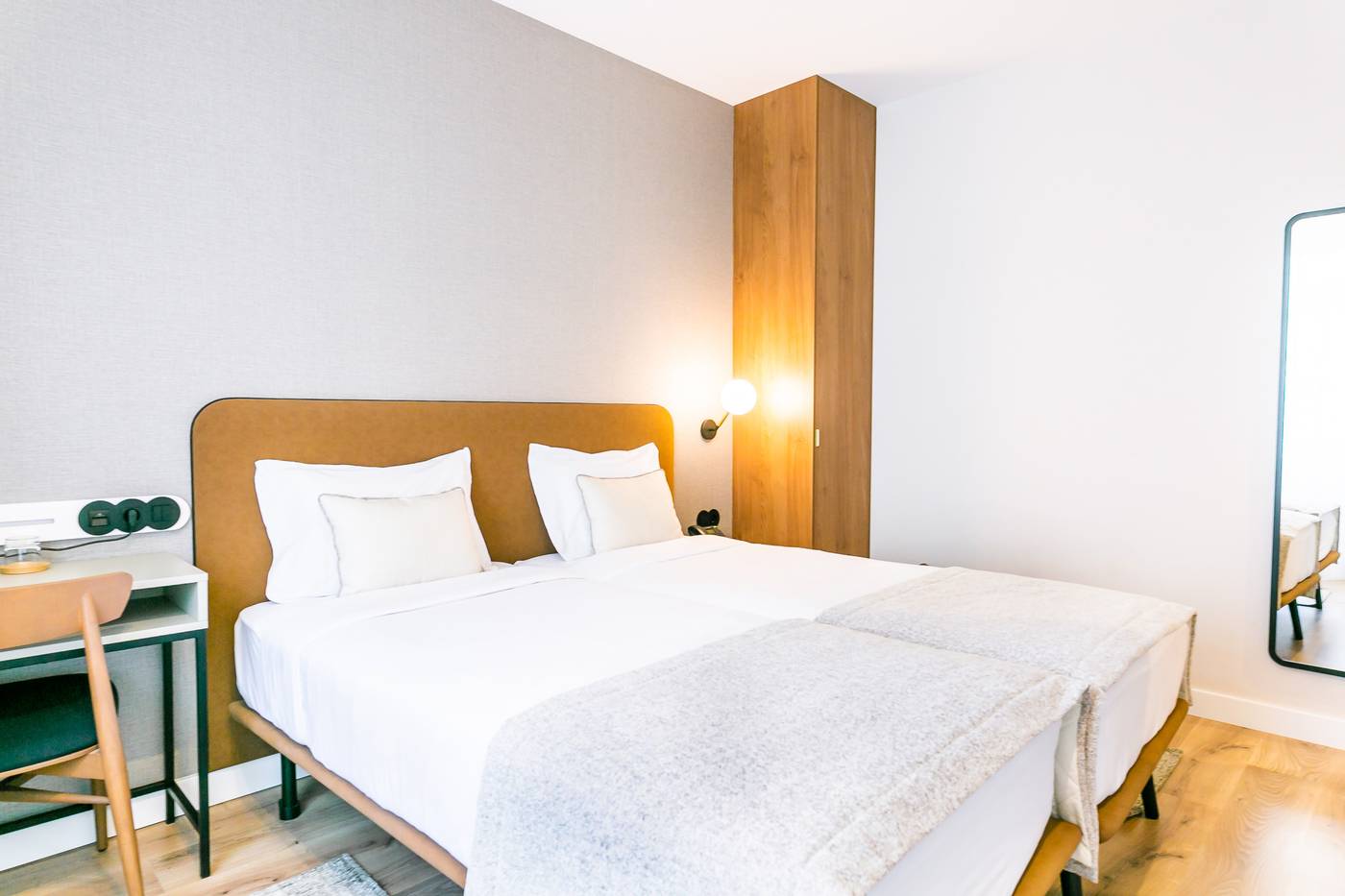 Lx-SoHo-Boutique-Hotel-by-RIDAN-Hotels-Room-13