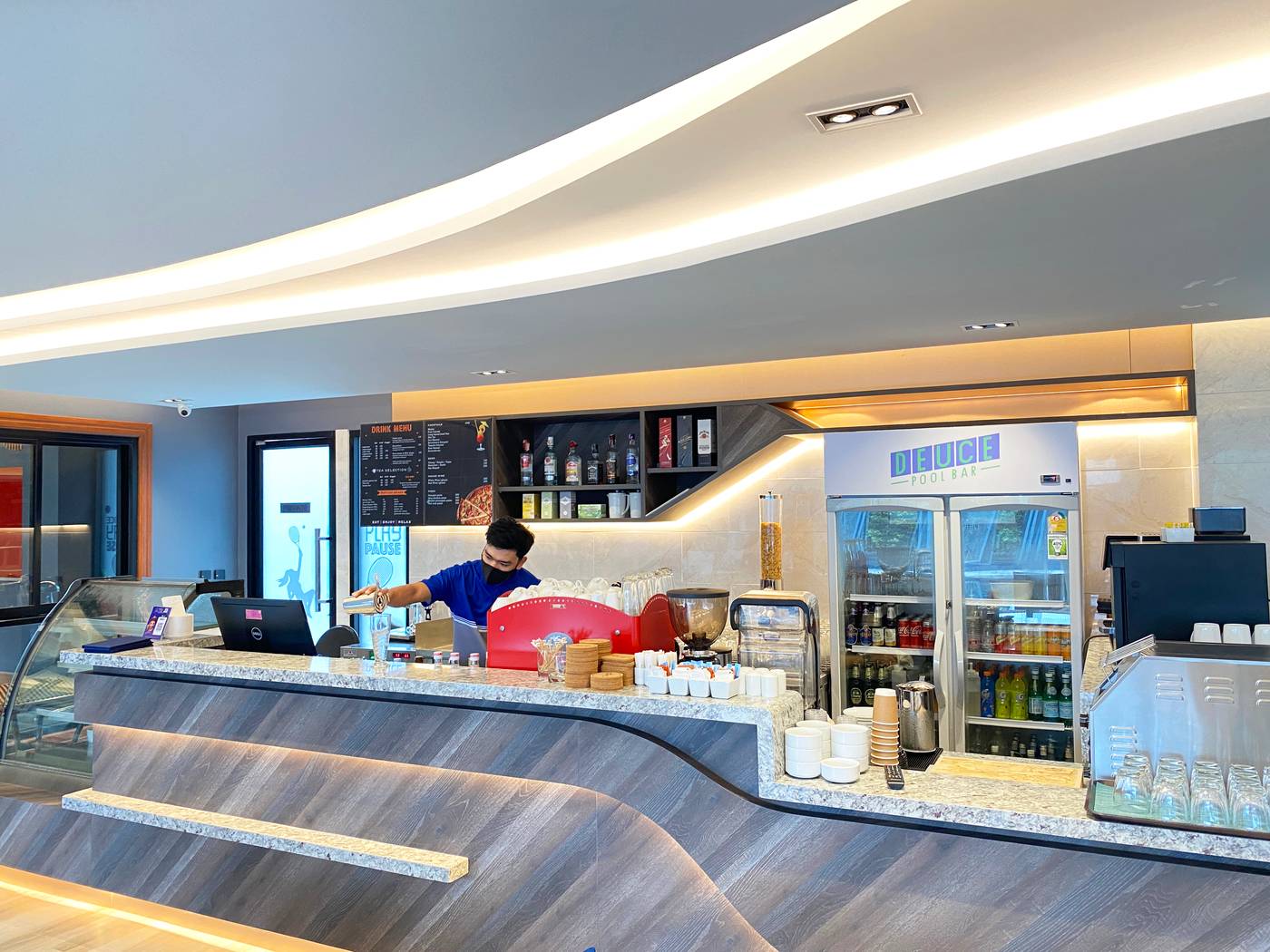 The-Oceanic-Sportel--SHA-Extra-Plus--Bar-13