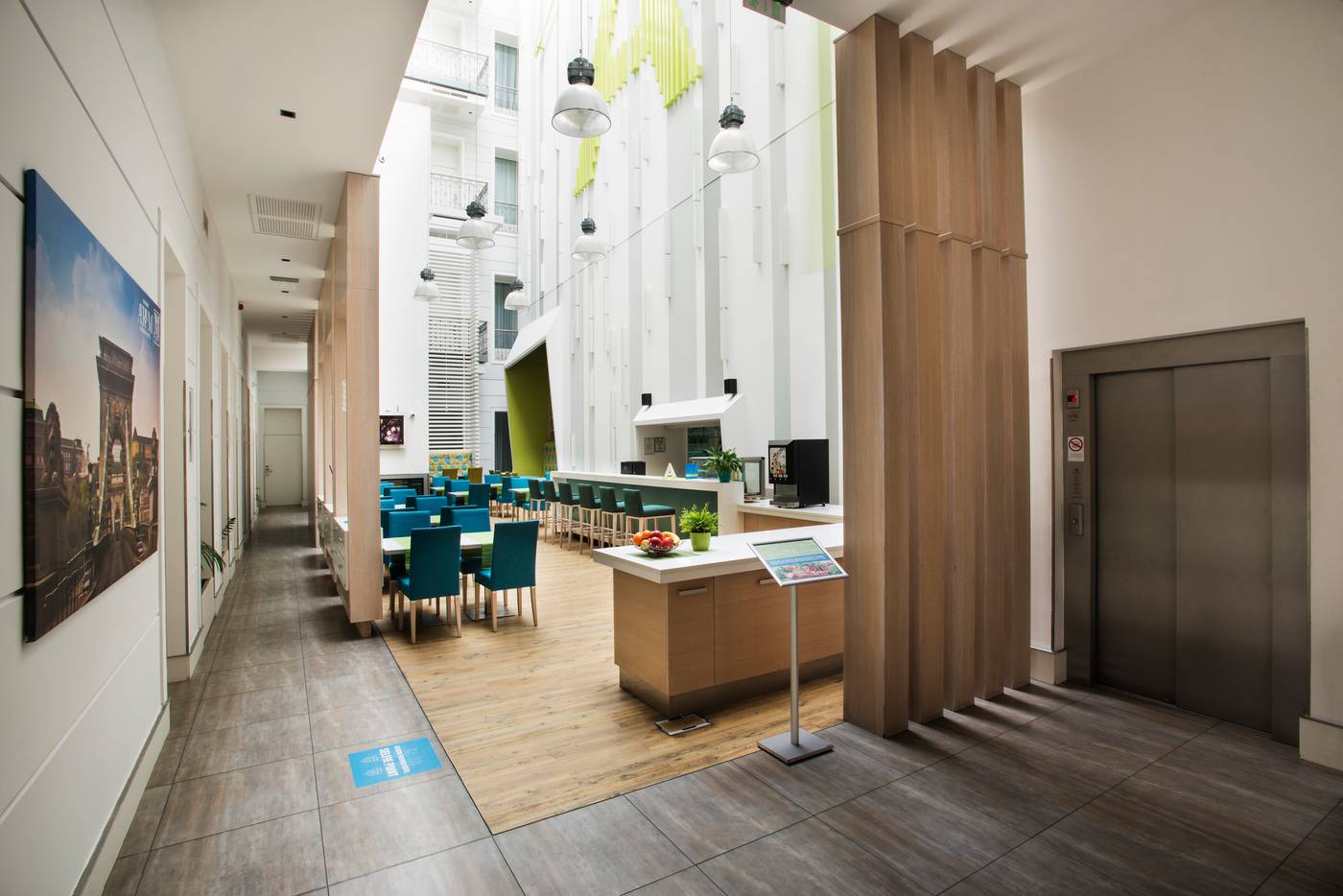 Atrium-Fashion-Hotel-Restaurant-13