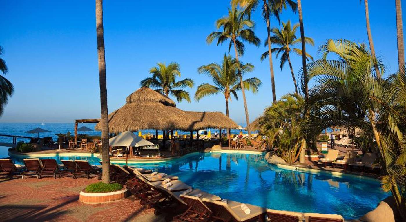 Plaza Pelicanos Grand Beach Resorts