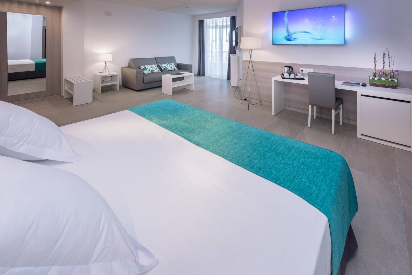 Olympus-Palace-Hotel-Room-24