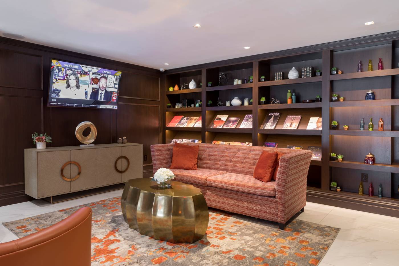 Broadway-Plaza-Hotel-Lobby-4