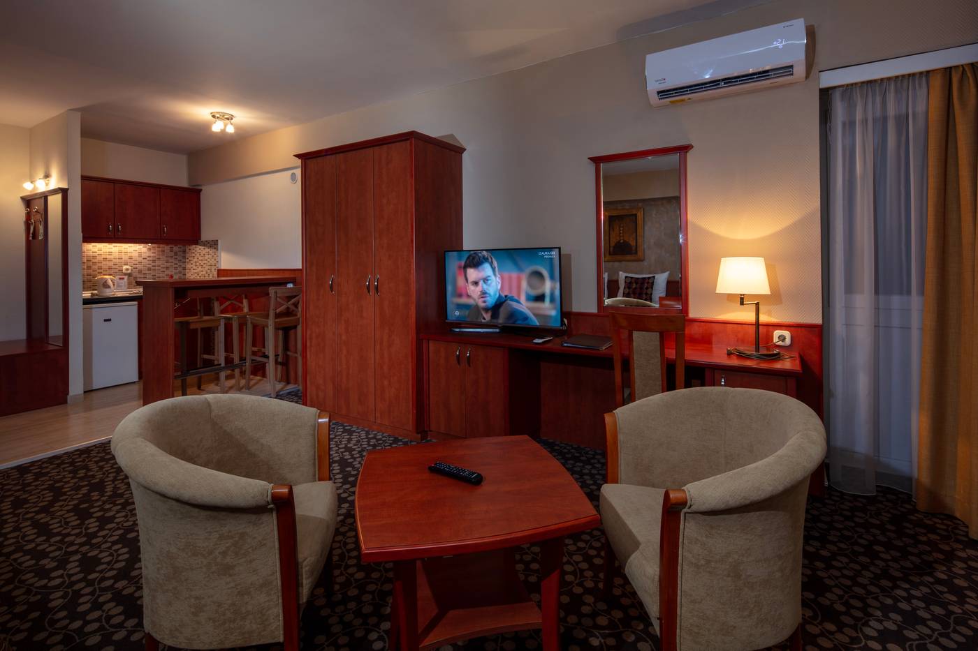 Hotel-Charles-Room-29