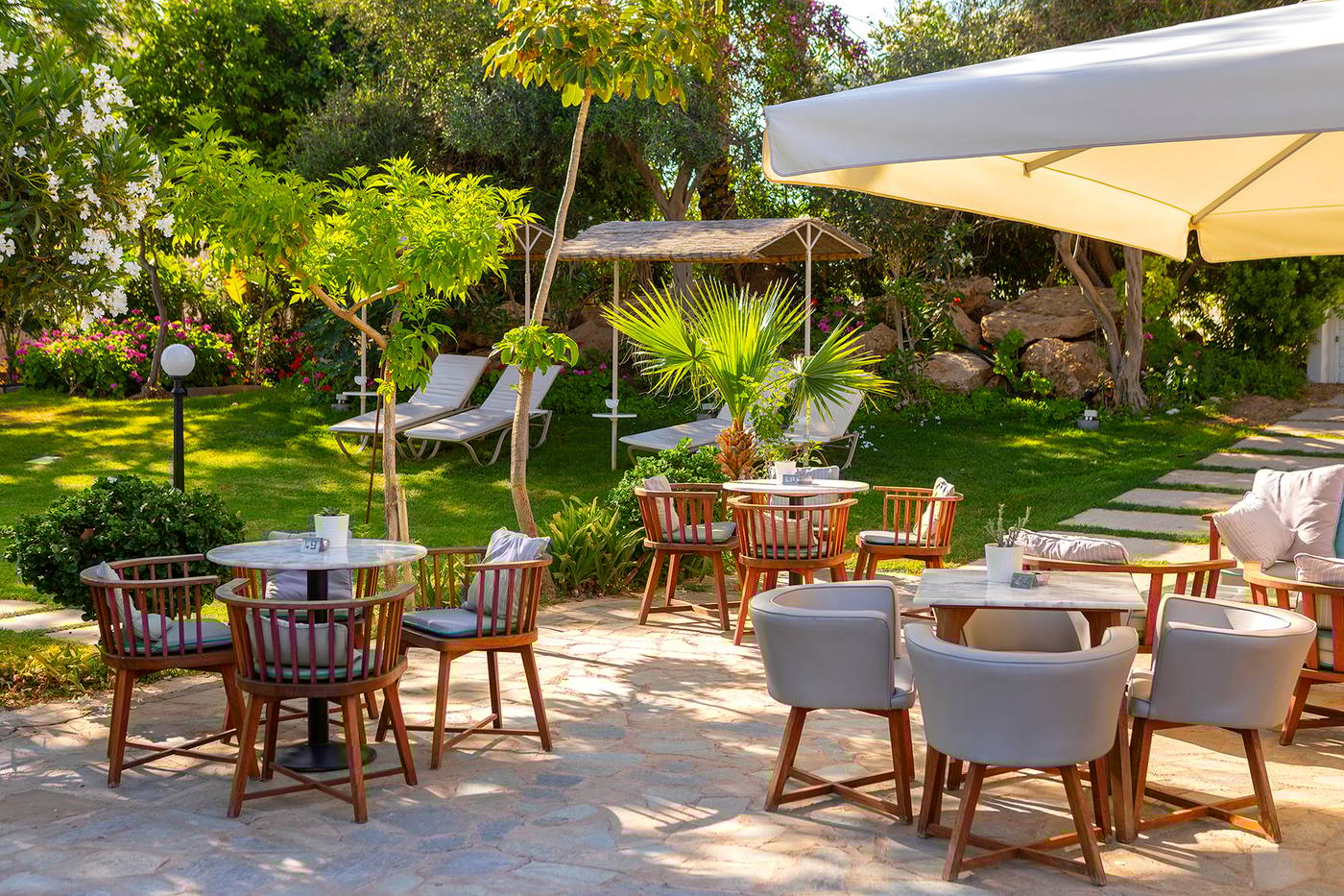 Crystal-Springs-Beach-Hotel-Bar-10