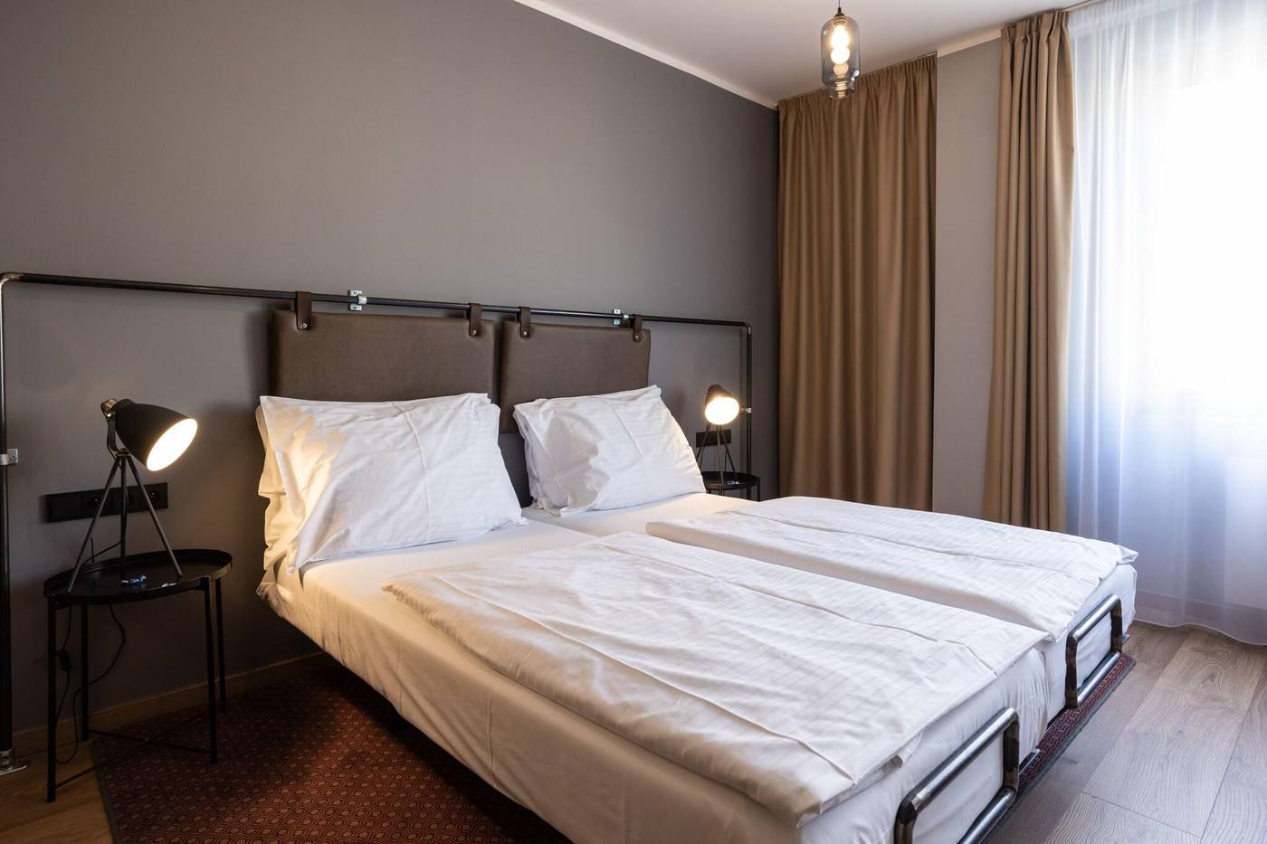 Miss-Sophie-s-Downtown-Room-59