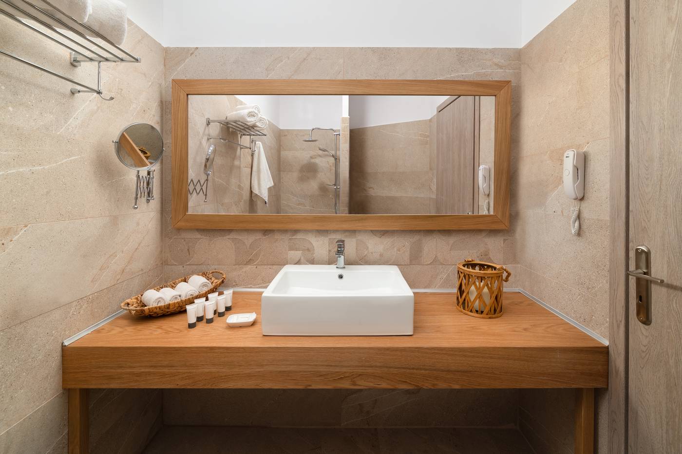 Lutania-Beach-Room-37