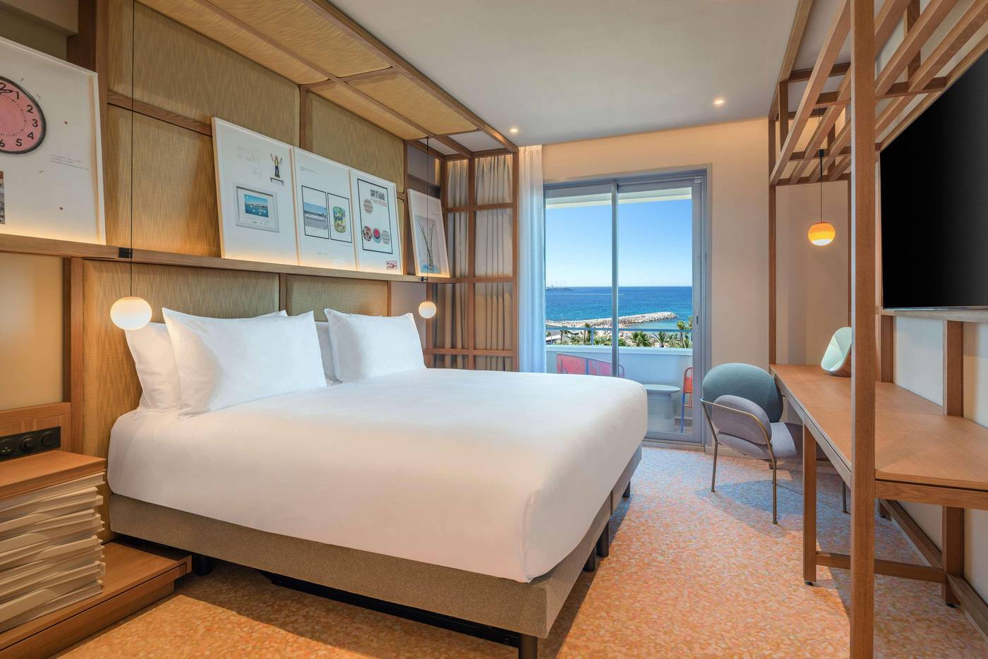 Canopy-by-Hilton-Cannes-Room-21