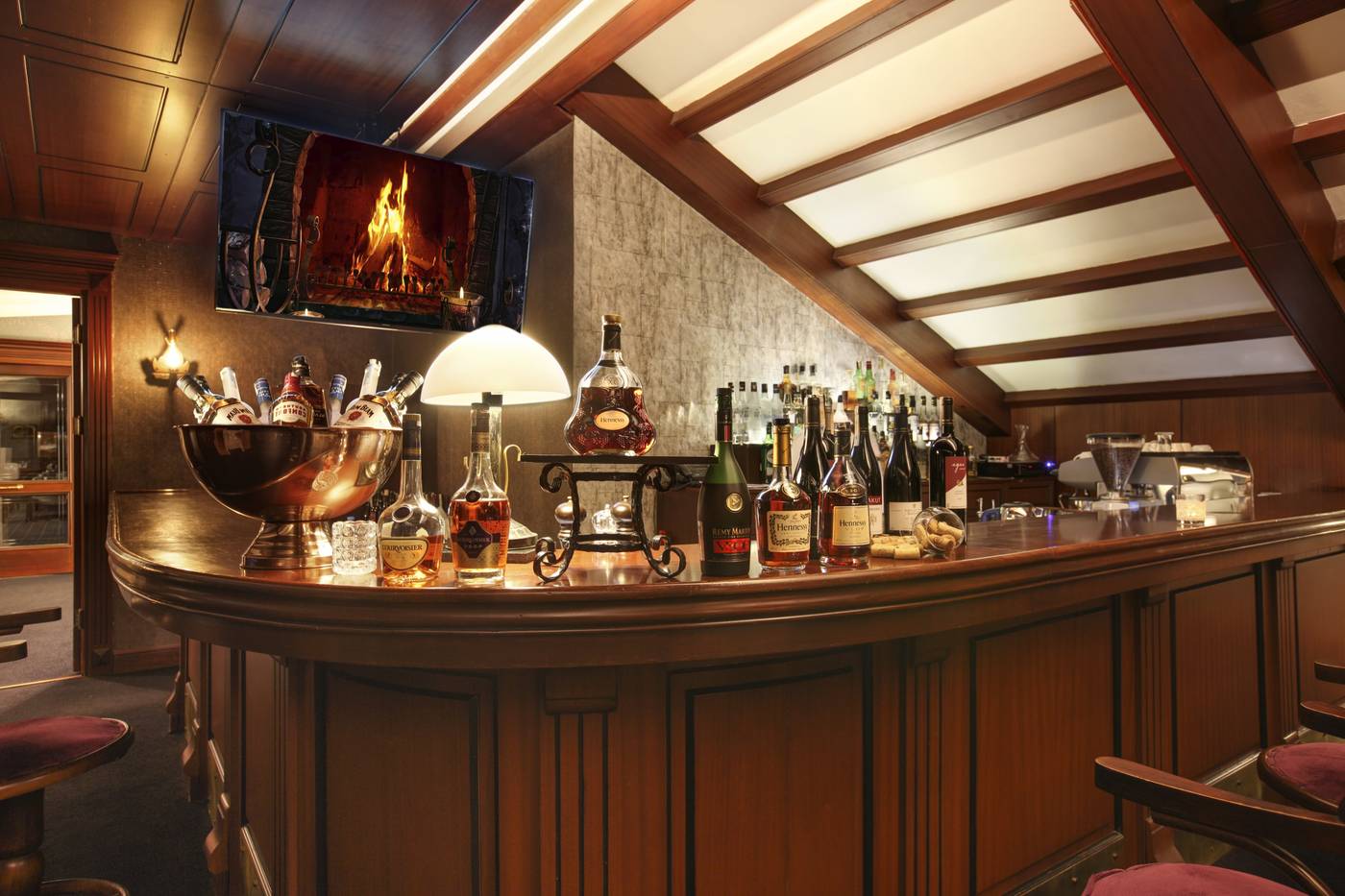 Legacy-Ottoman-Hotel-Bar-15