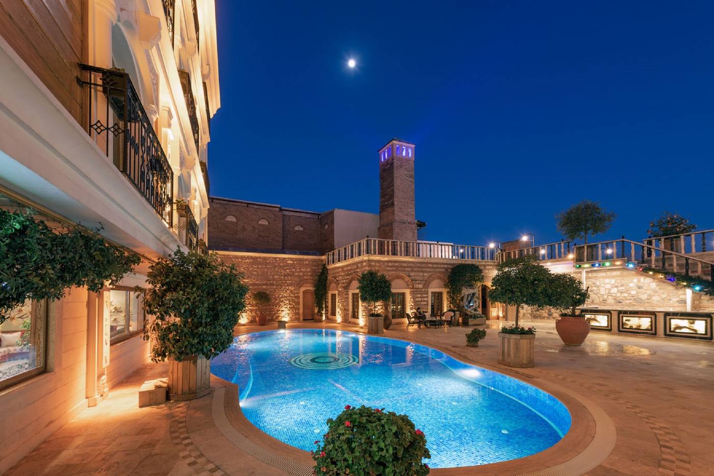 Seven-Hills-Palace---Spa-Pool-87