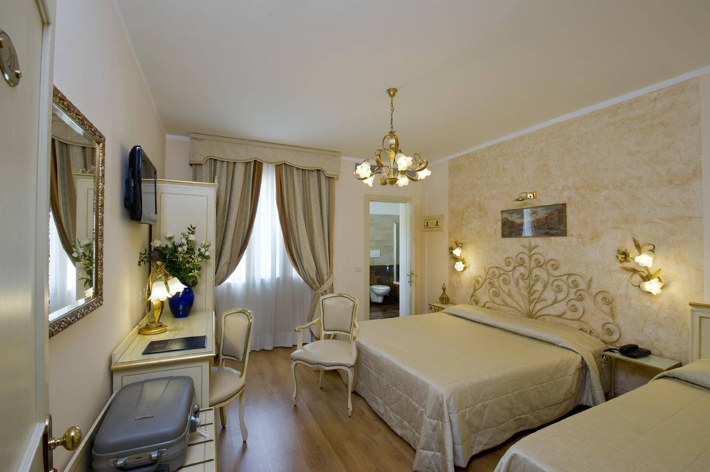Viktoria-Palace-Room-9