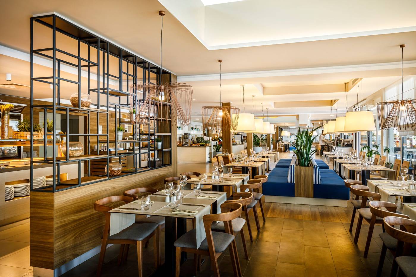 Girandella-Resort-Valamar-Collection-Family-Hotel-Restaurant-16