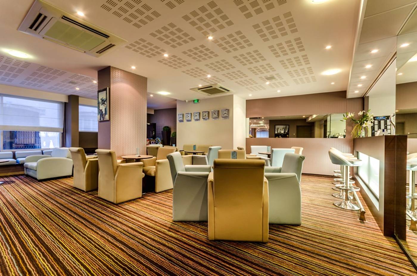 Helgon-France-LOURDES-Lobby-10