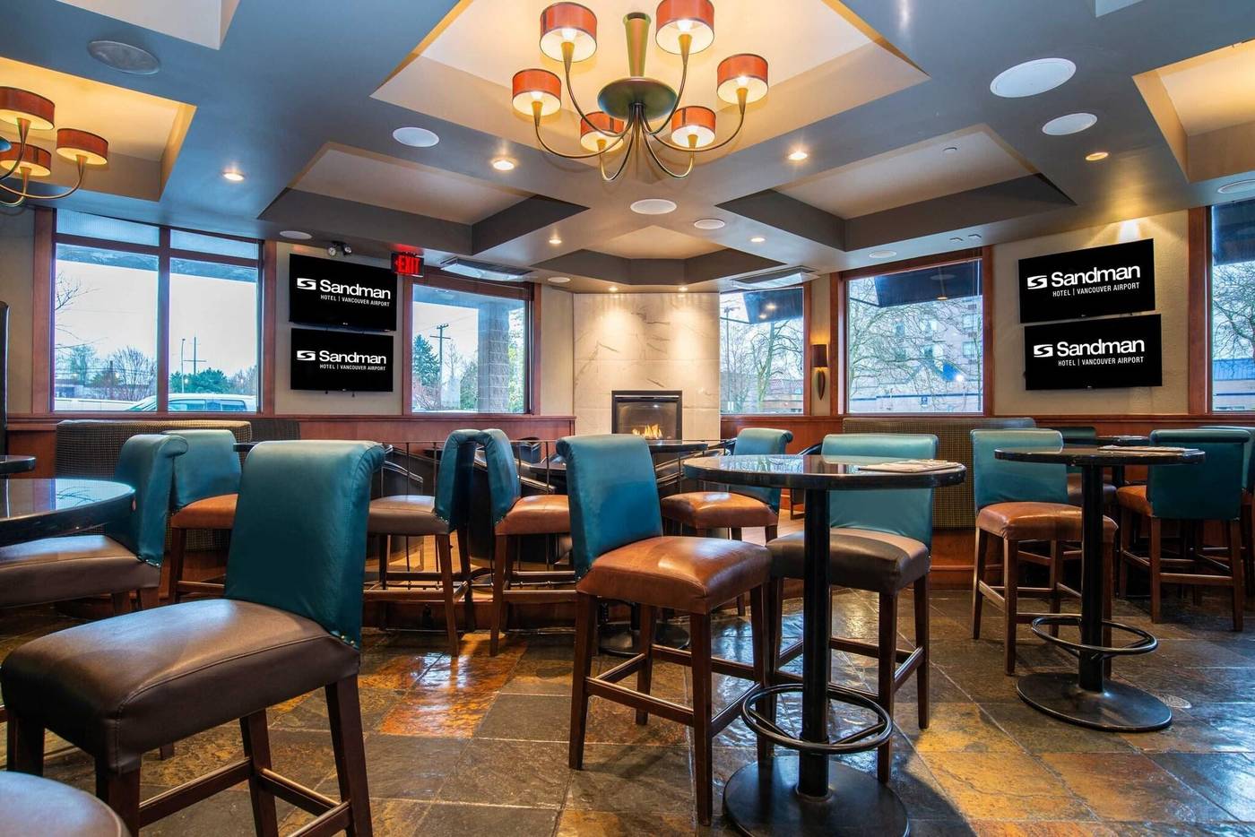 Sandman-Hotel-Vancouver-Airport-Restaurant-7