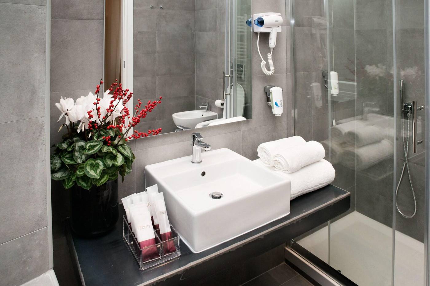 Da-Me-Suites-Room-23