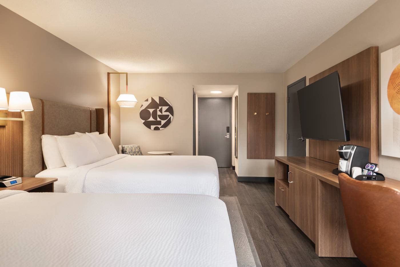 Holiday-Inn-Hotel-and-Suites-Vancouver-Downtown-Room-11