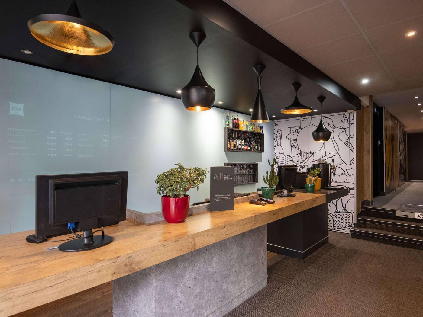 ibis-Cannes-Centre-General-view-27