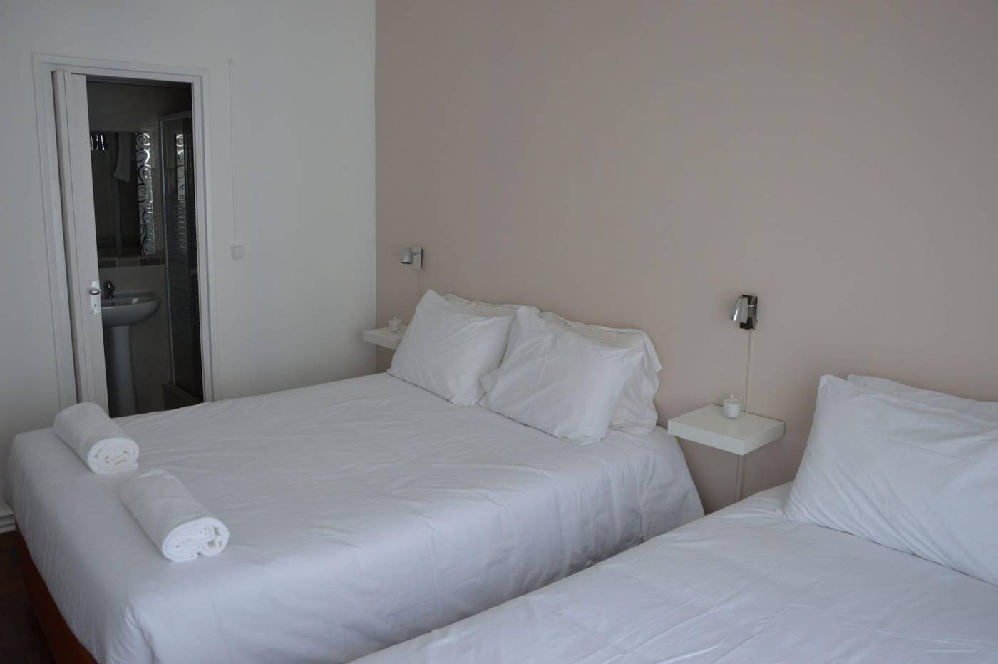 Lx-Center-Guesthouse-Room-9