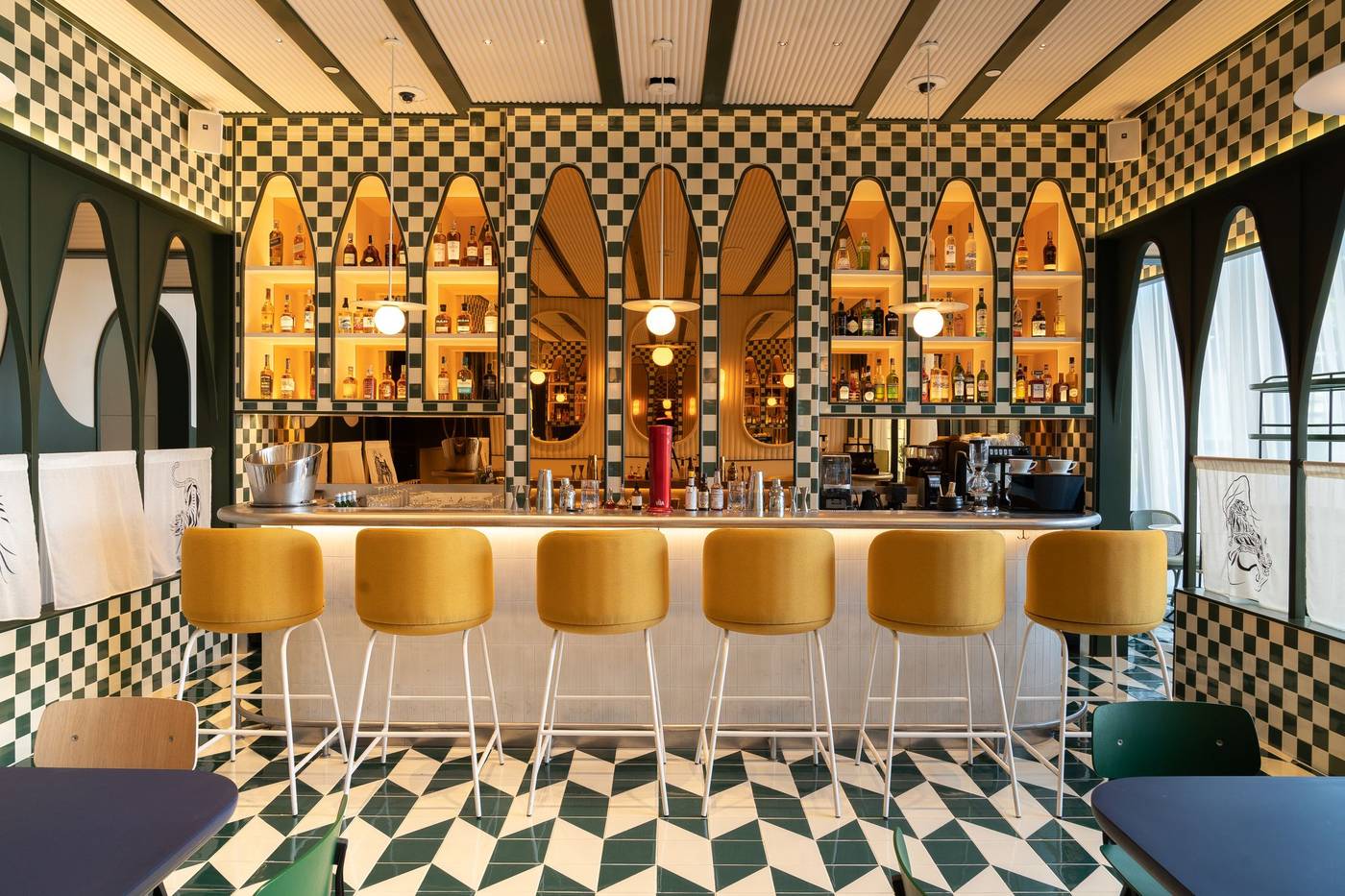 The-Standard--Bangkok-Mahanakhon-Bar-11