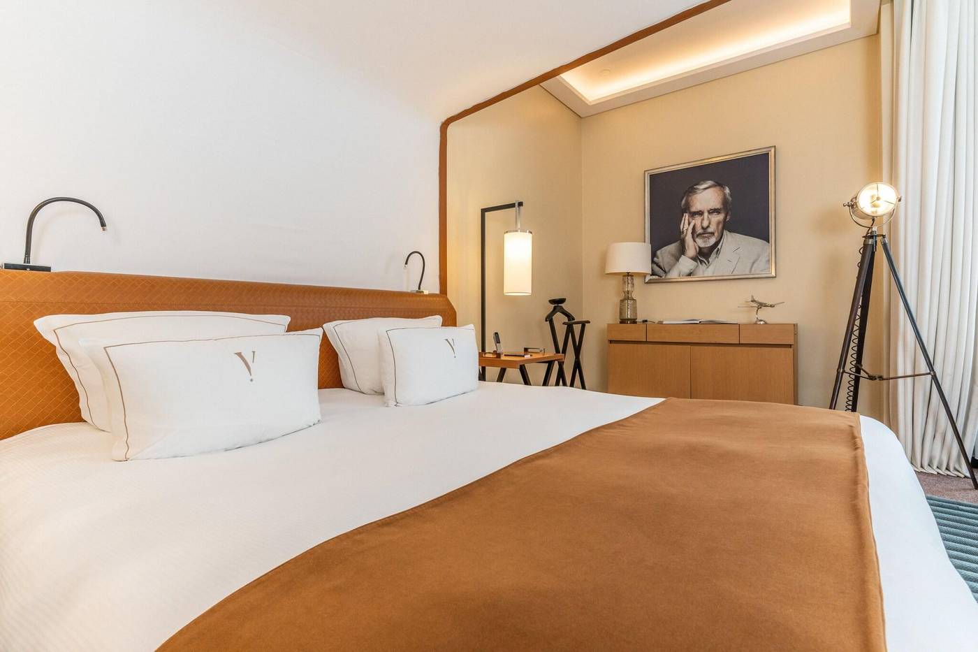 Five-Seas-Hotel-Room-22