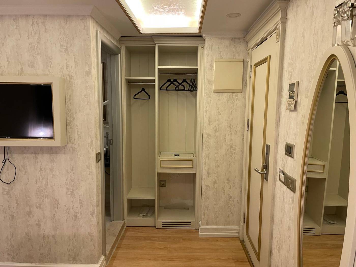 Grand-Naki-Hotel-Room-27