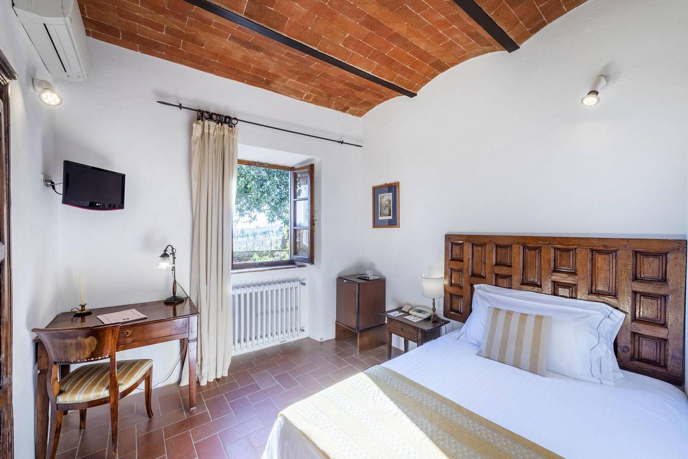 Relais-Vignale---Spa-Room-32