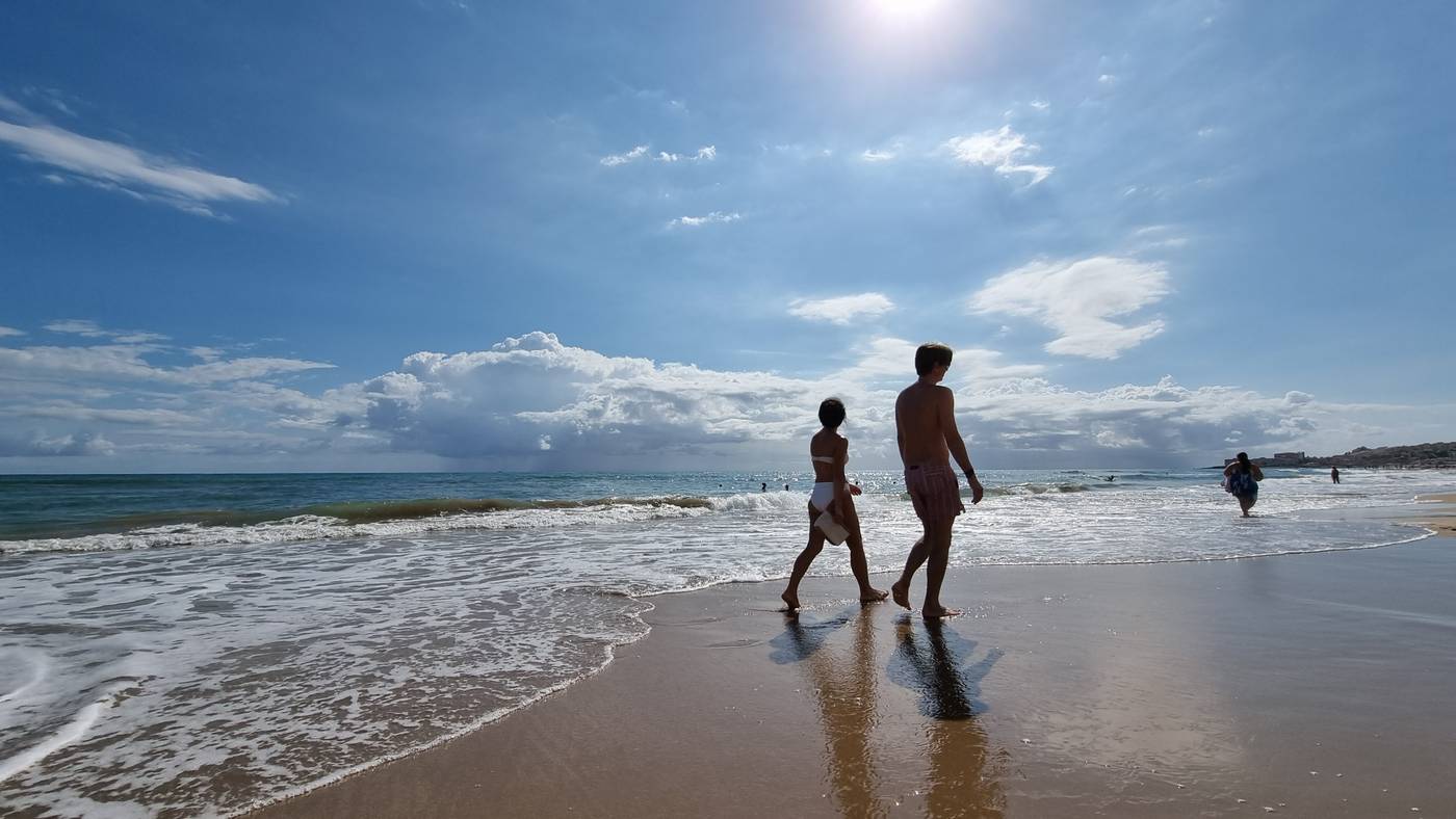 Lloyds-Beach-Club-Sports-and-Entertainment-66