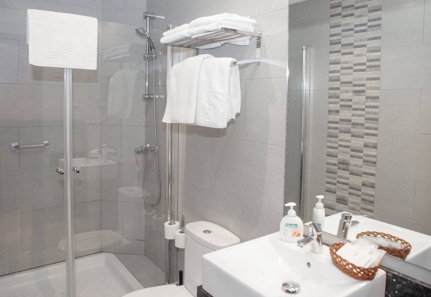 Castilla-Guerrero-Room-27