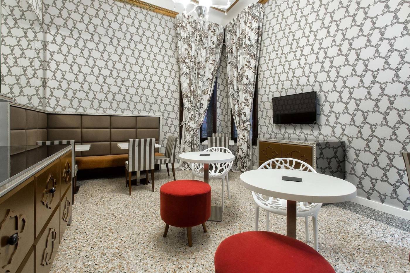 Hotel-C---Nobile-Corner-Lobby-20