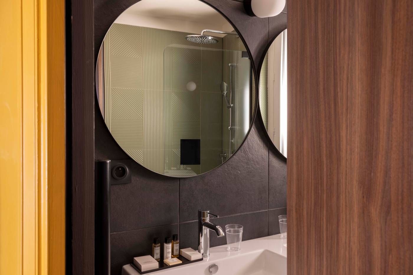 Paris-Art-Hotel-Quartier-Latin-By-Malone-Room-39