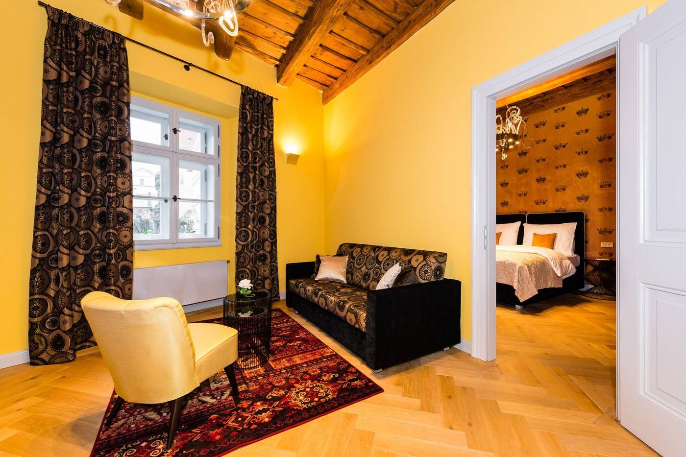 Old-Royal-Post-Hotel-Room-25