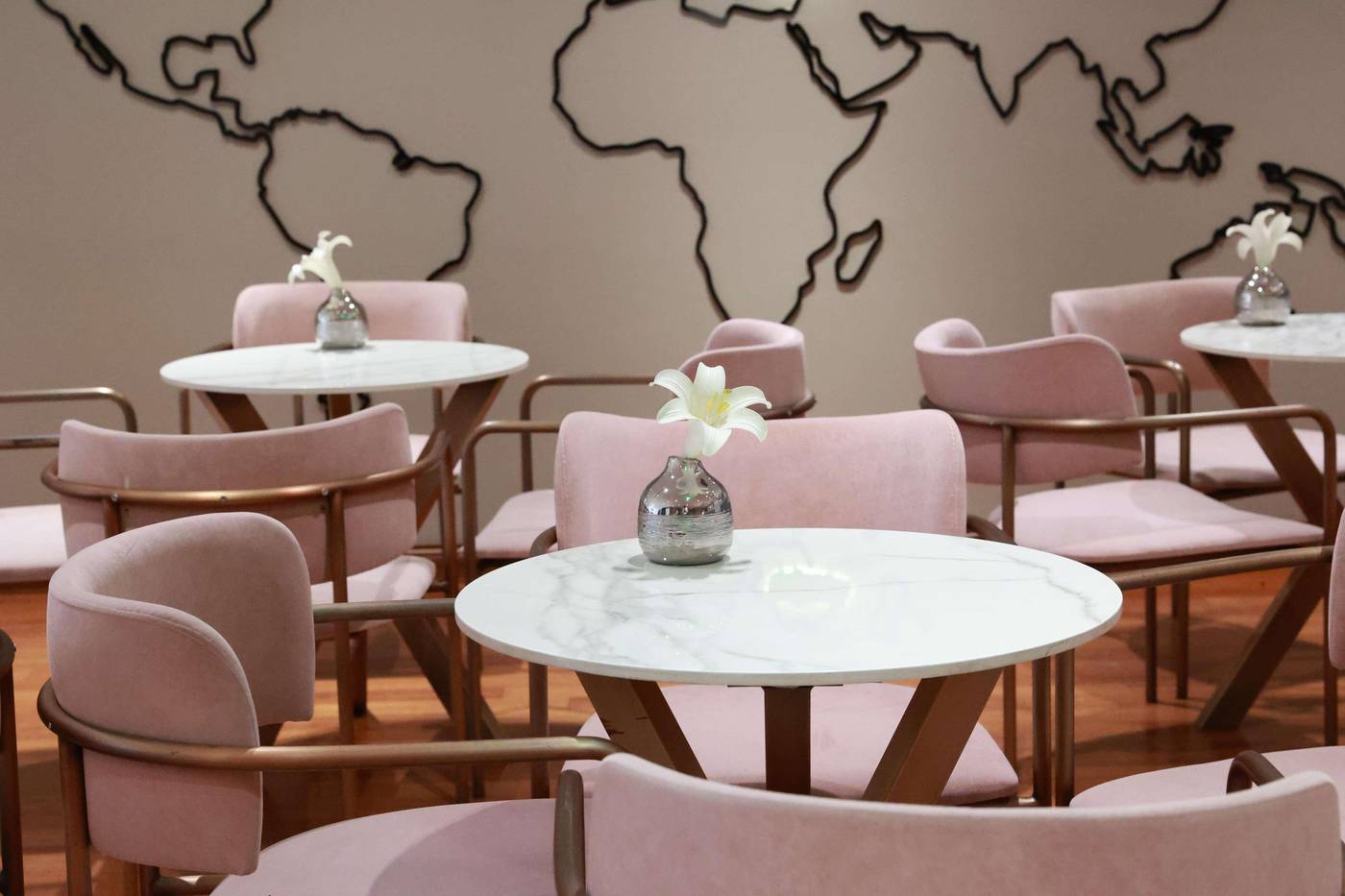 Nova-Plaza-Crystal-Hotel-Lobby-19