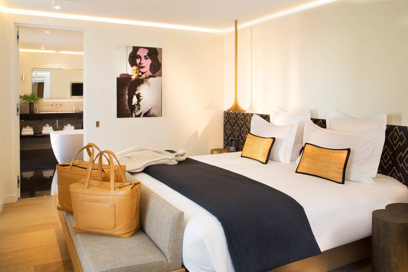 Marignan-Champs-Elysees-Room-19