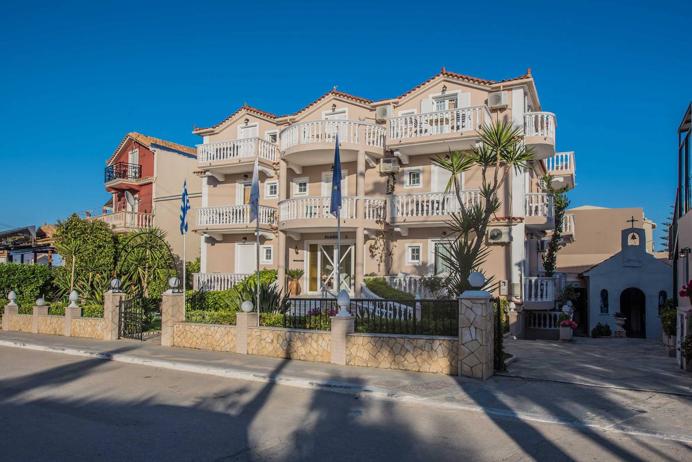 Planos-Beach-Aparthotel-General-view-8