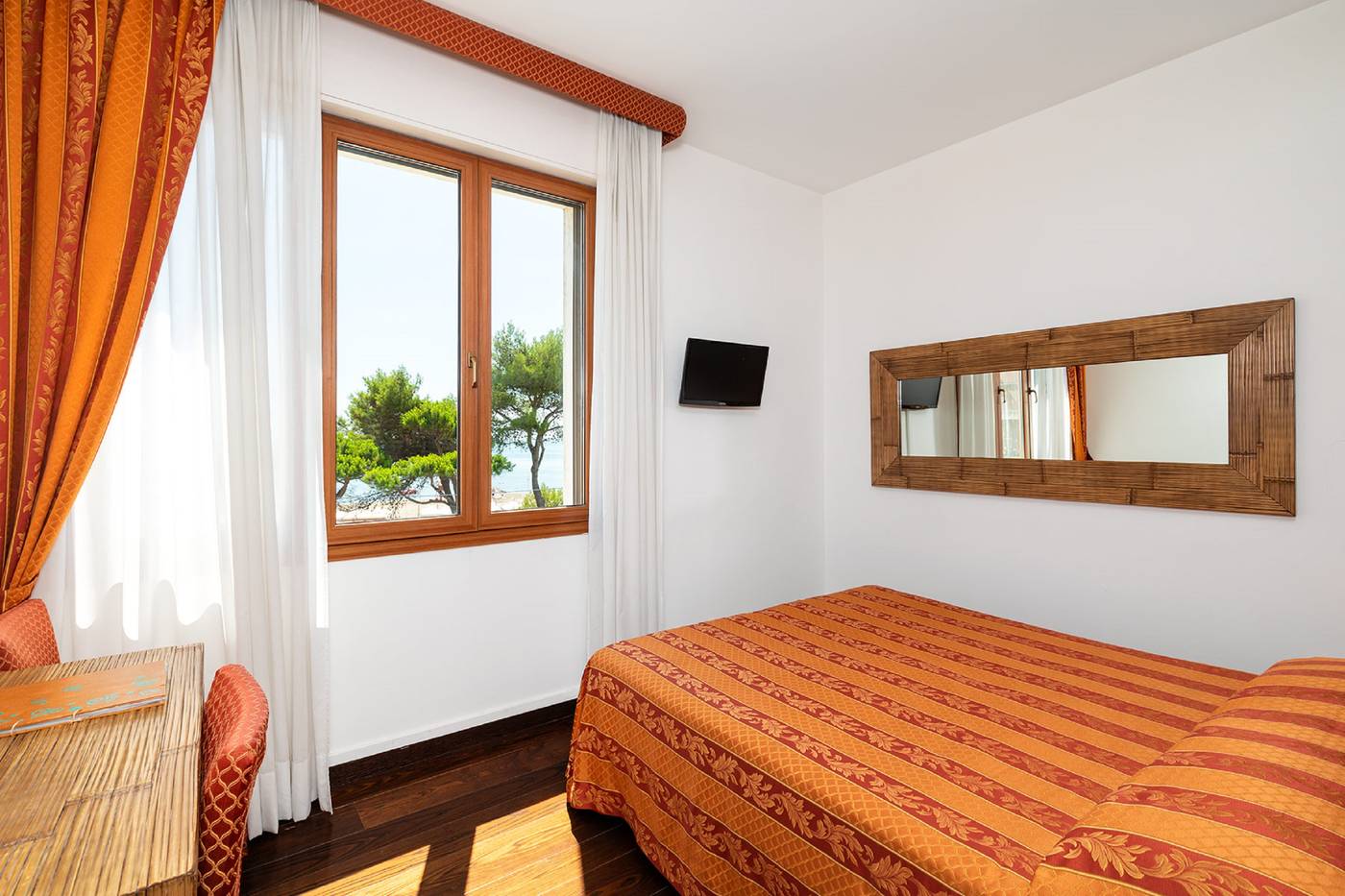 Hotel-Rivamare-Room-4