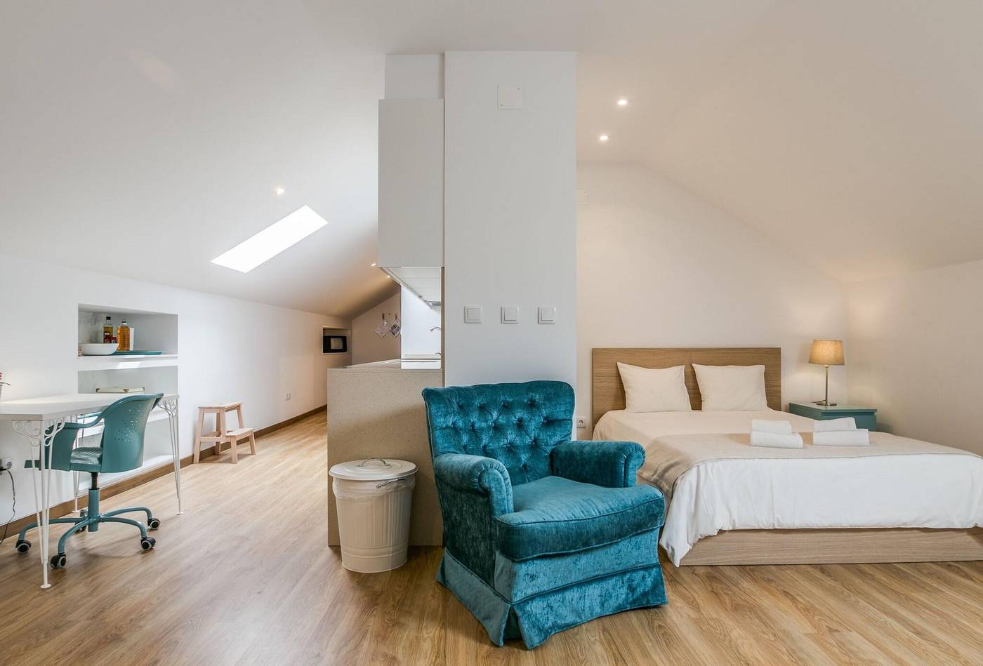 Home-Out-Rooms---Apartments-Room-73