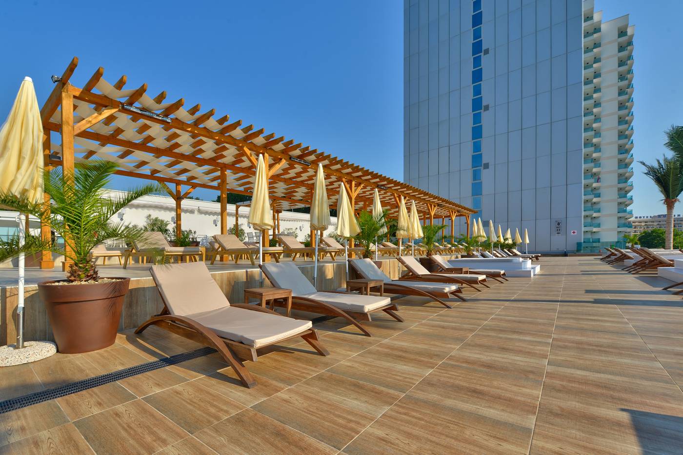 International-Hotel-Casino---Tower-Suites-Terrace-13