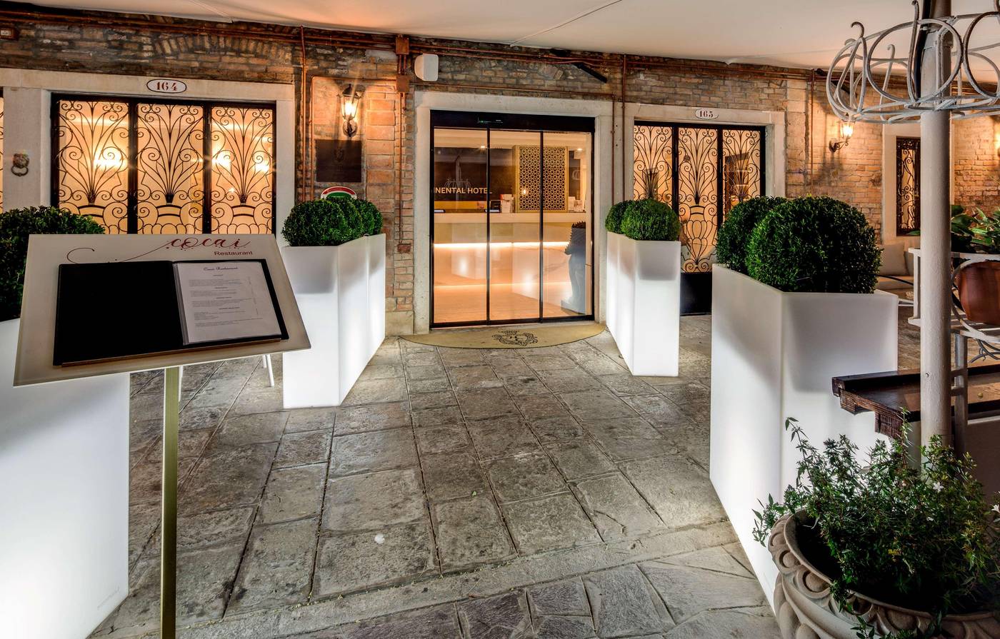 CHC-Continental--BW-Premier-Collection-General-view-5