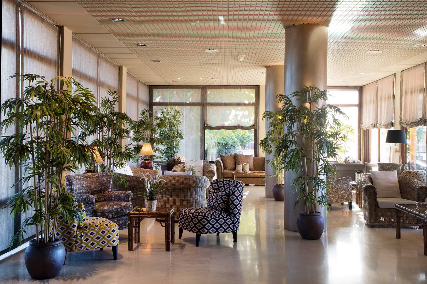 Luna-Club-Lobby-39