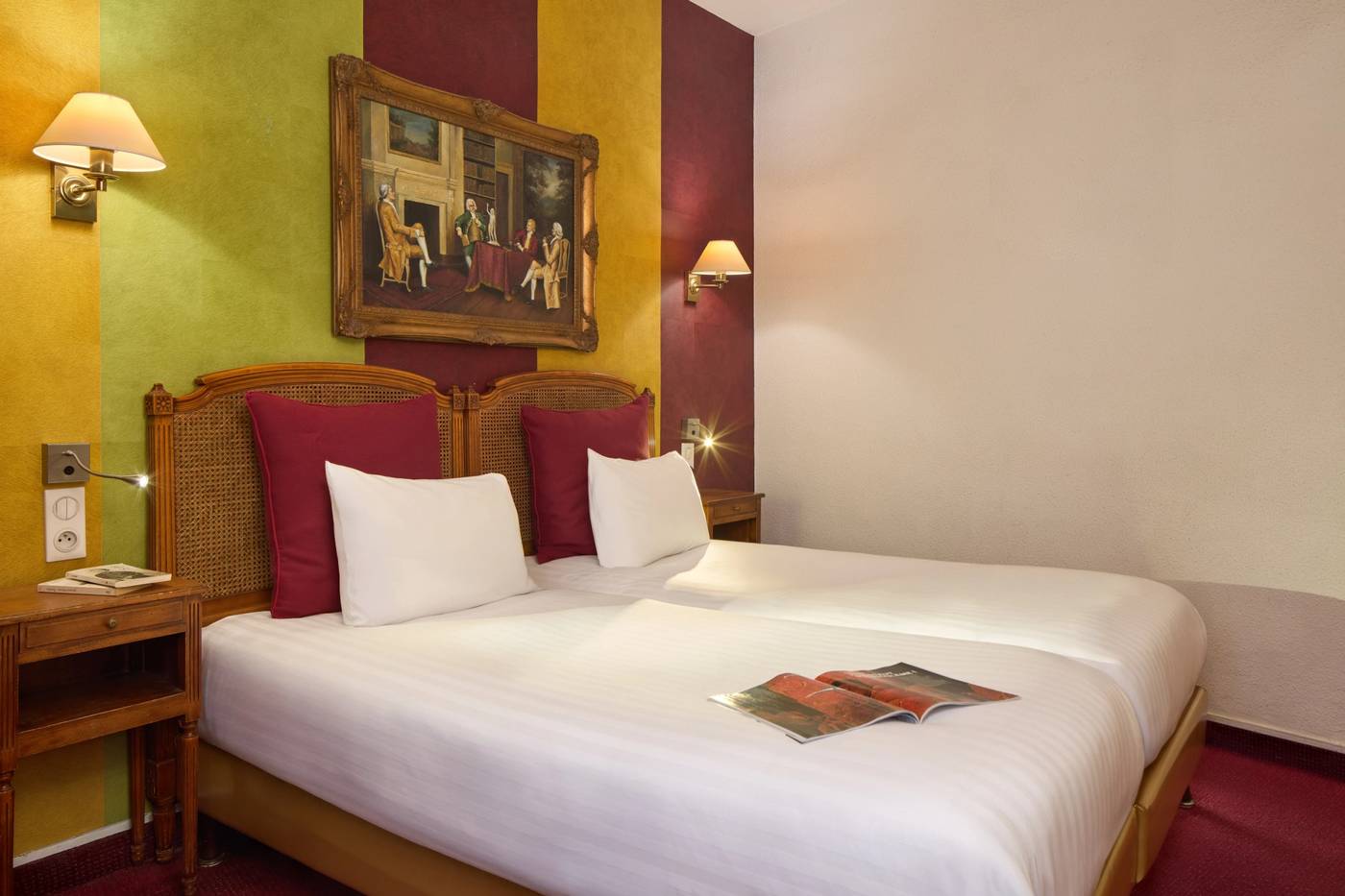 Best-Western-Tour-Eiffel-Invalides-Room-16