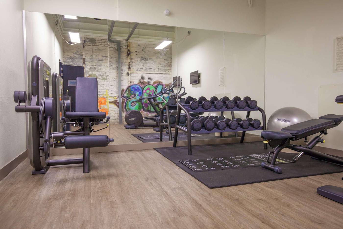 DoubleTree-by-Hilton-NDSM-Wharf-Sports-and-Entertainment-80