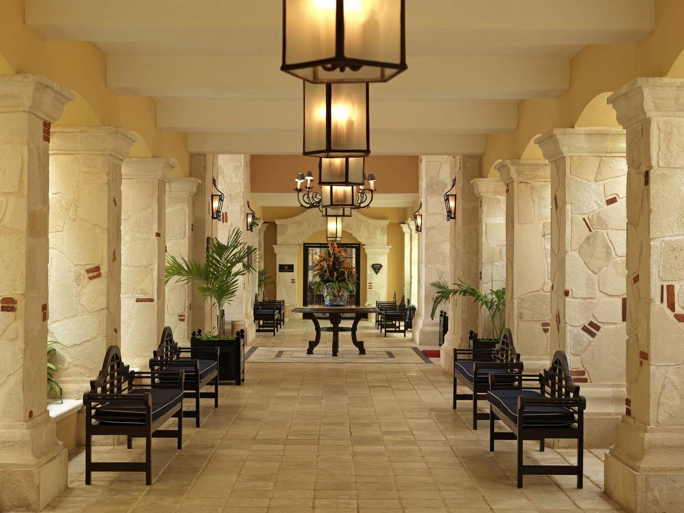 Royal-Hideaway-Playacar-All-Inclusive-Lobby-69