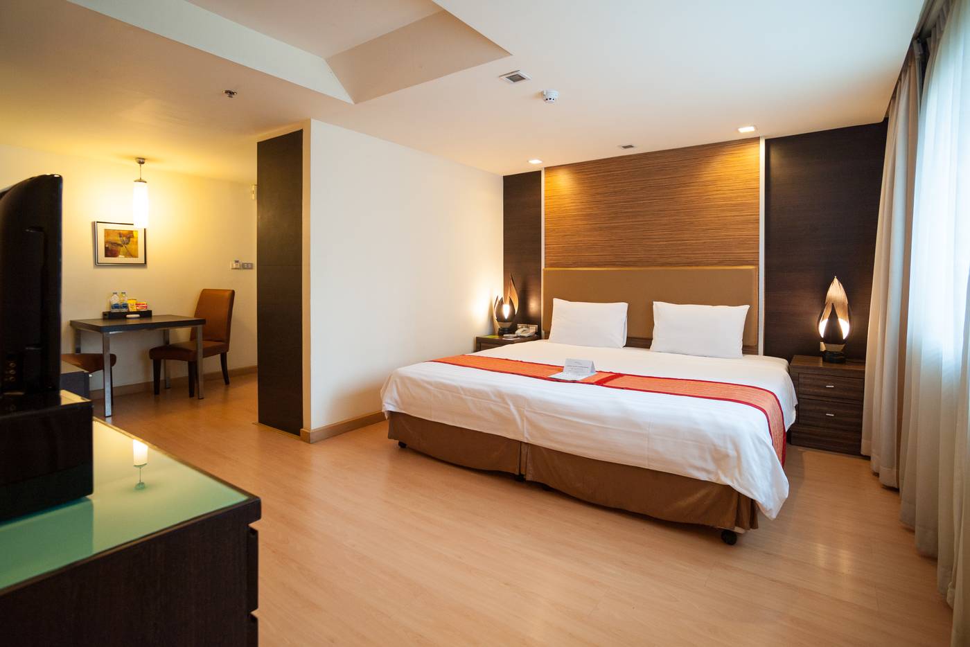 Aspen-Suites-Sukhumvit-2-Room-24