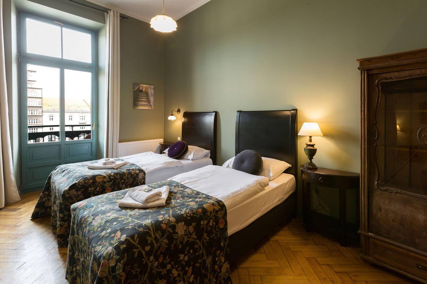 Antique-Apartments-Plac-Szczepanski-Room-38