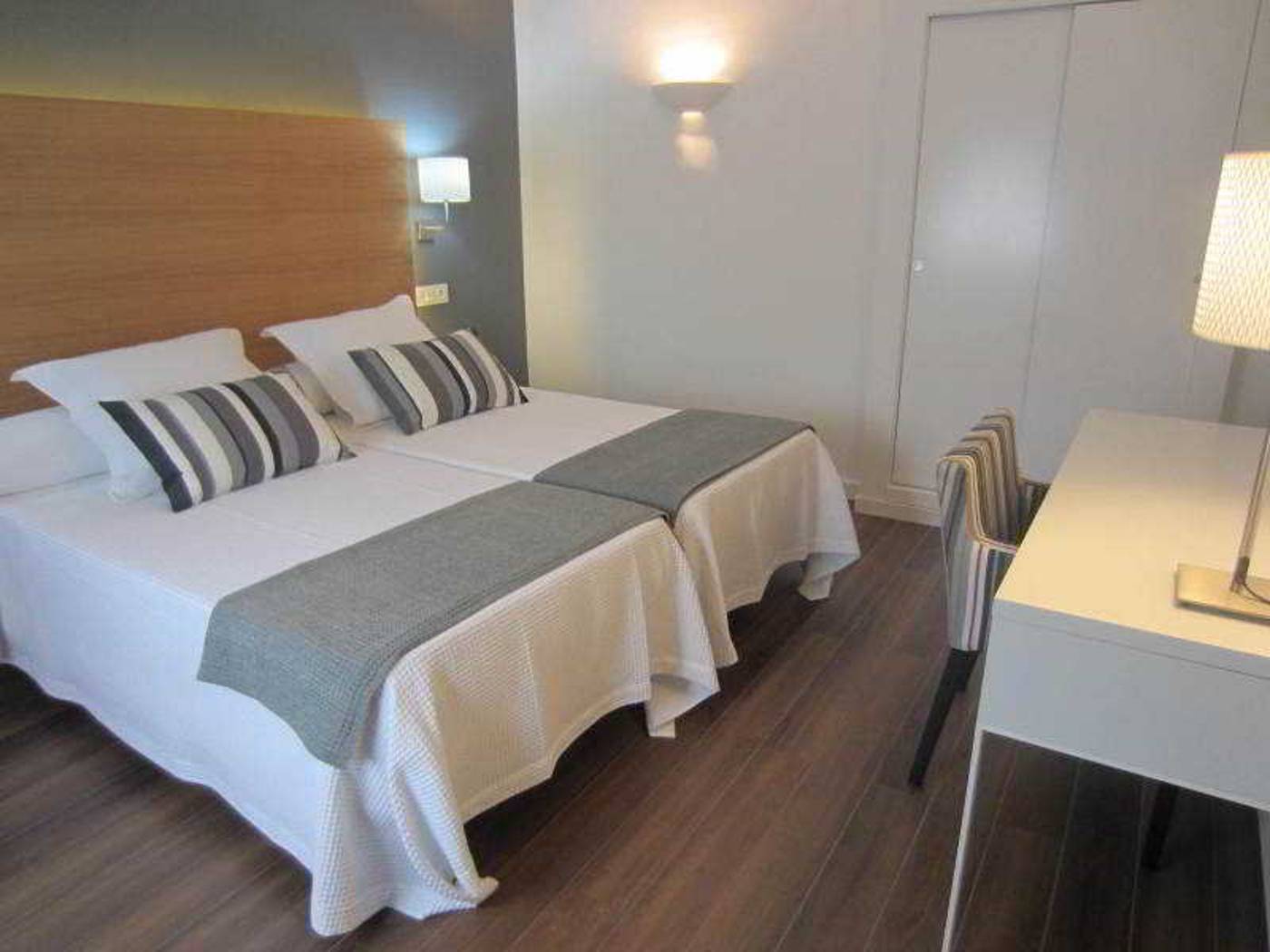 Hotel-LLorca-Room-14