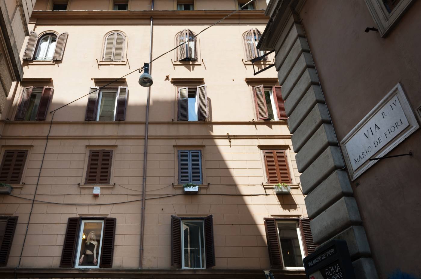 iRooms-Spanish-Steps-Lobby-5